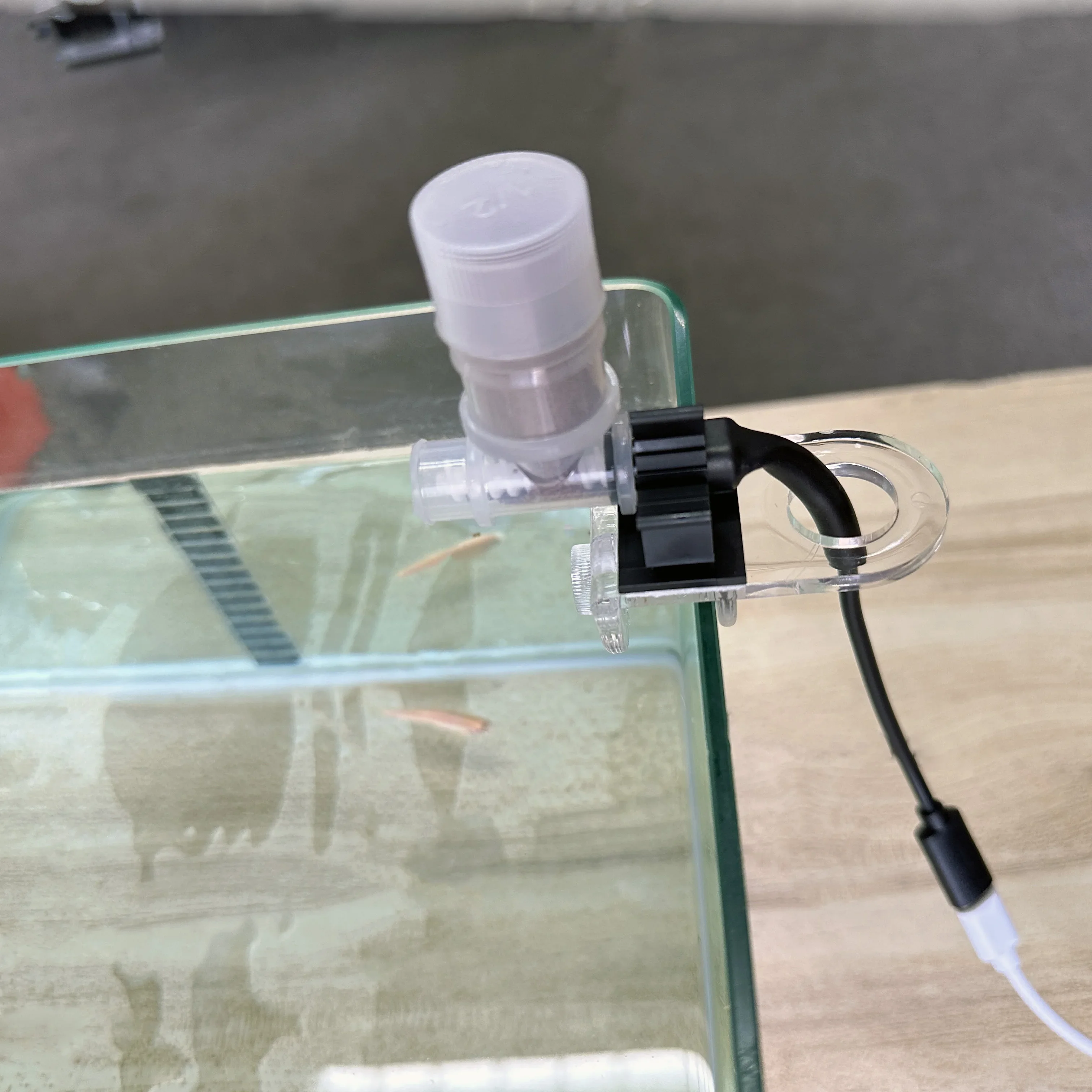 Najlepszy automatyczny podajni – Aquarium Fish Food recenzja i cena